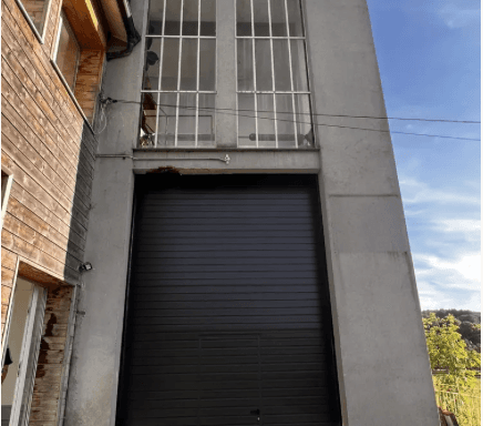 Porte sectionnelle industrielle grande dimension à Rumilly